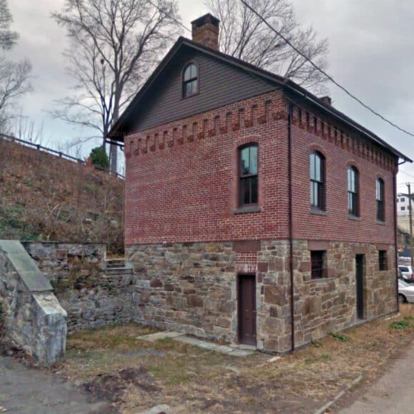 Lockup, 2015 photo | Google Street View